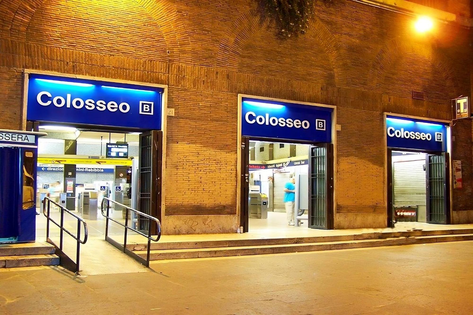 Vacanze Romane Colosseo Apartment Luaran gambar