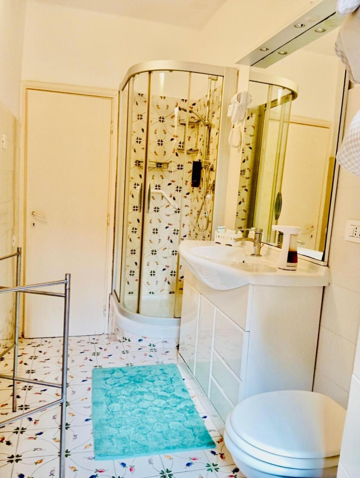 Vacanze Romane Colosseo Apartment Luaran gambar