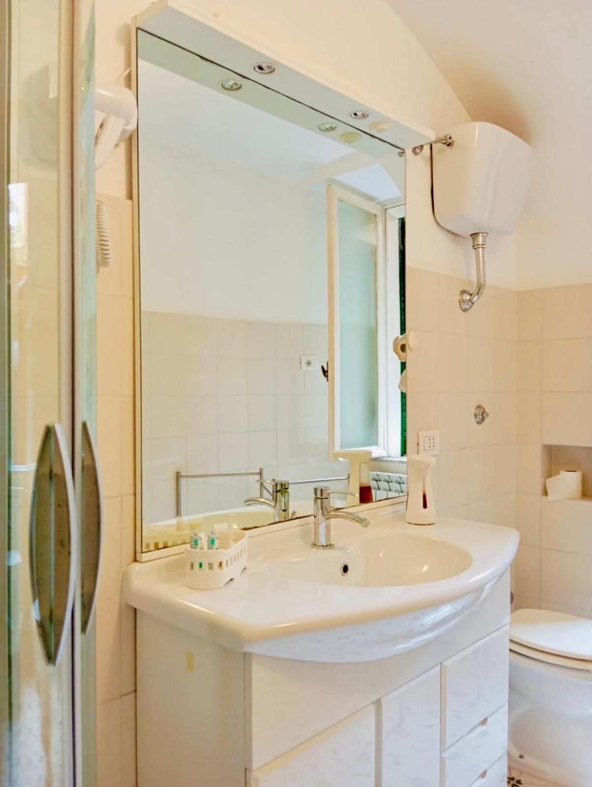 Vacanze Romane Colosseo Apartment Luaran gambar